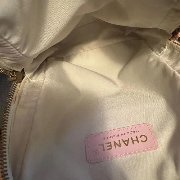CHANEL pink (sport) 
 
In very good condition. Can add more pictures if needed ✨ - Picture 2 of 5